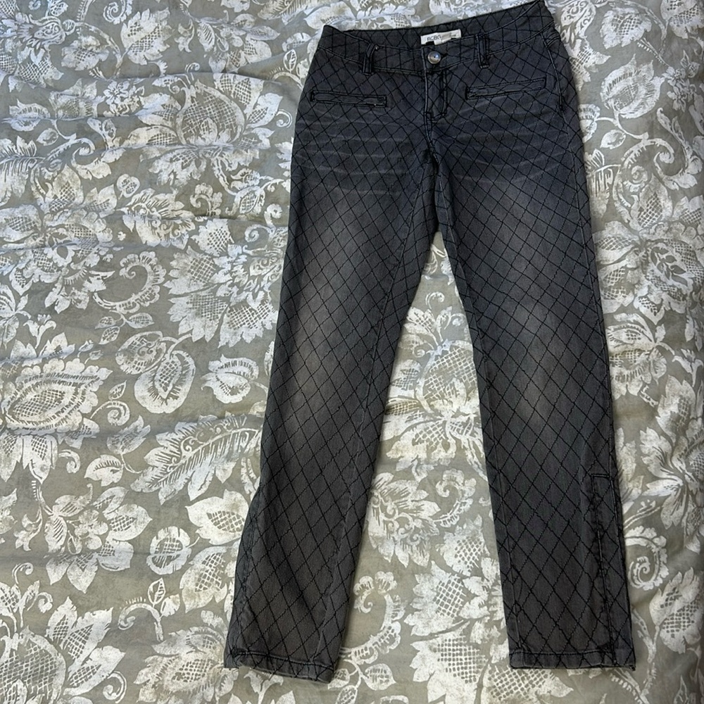 Like New BCBG GENERATION gray color jeans. Size 25